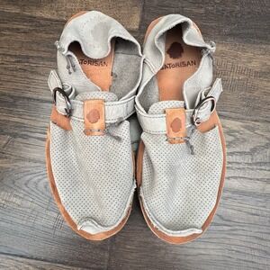 Satorisan Shoes Womens 37 Benirras Perforated Mary Jane Flats Gray  Leather